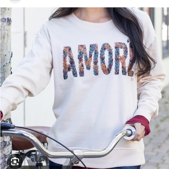 Size large Grace & Lace Amore sweatshirt - Picture 1 of 4